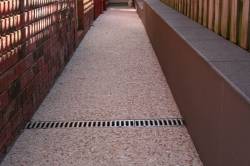 Side path with aggregate concrete and drain